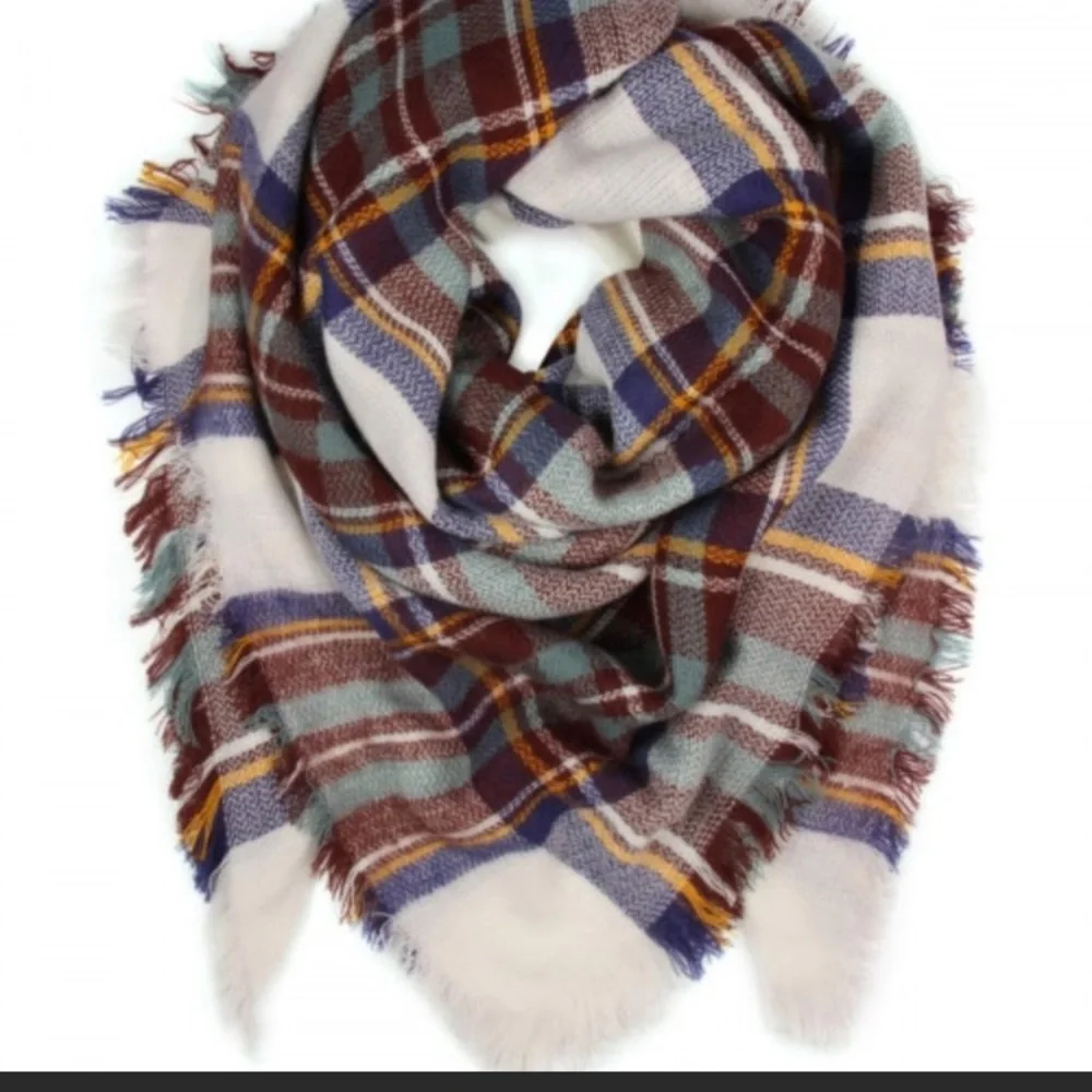 Oversized Blanket Scarf - Picture 2 of 3